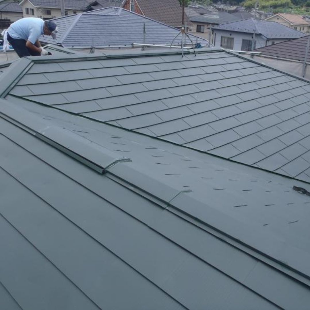 屋根カバー工事1080×1080.jpg